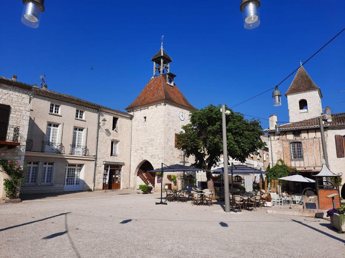 Hotel Manoir Le Moulinal47 - Vue Panoramique Courbiac Esterno foto